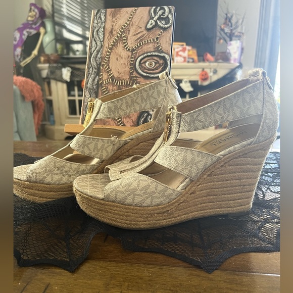 Michael Kors Logo Wedges - Picture 2 of 8